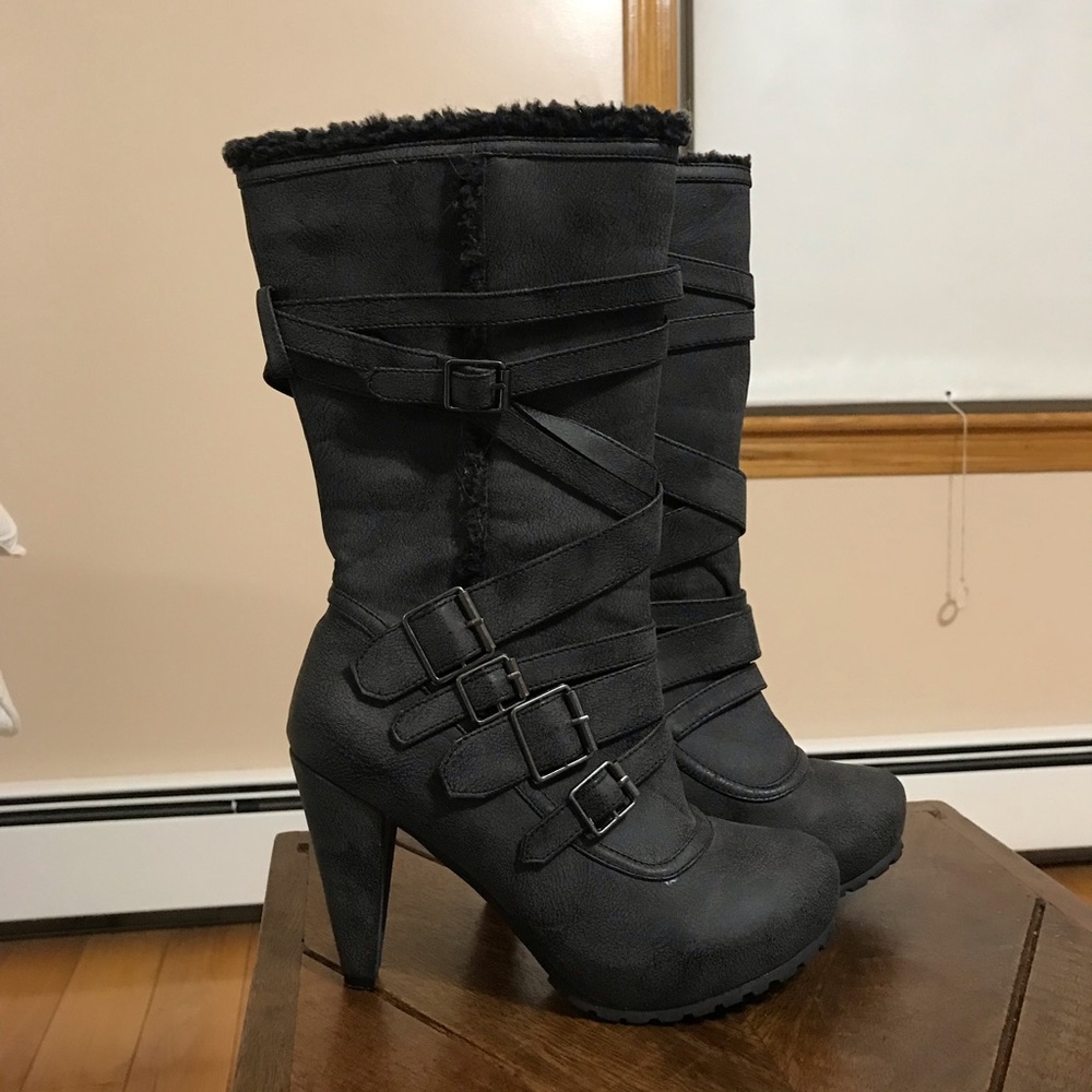 Never worn Kohl’s platform strap boots!